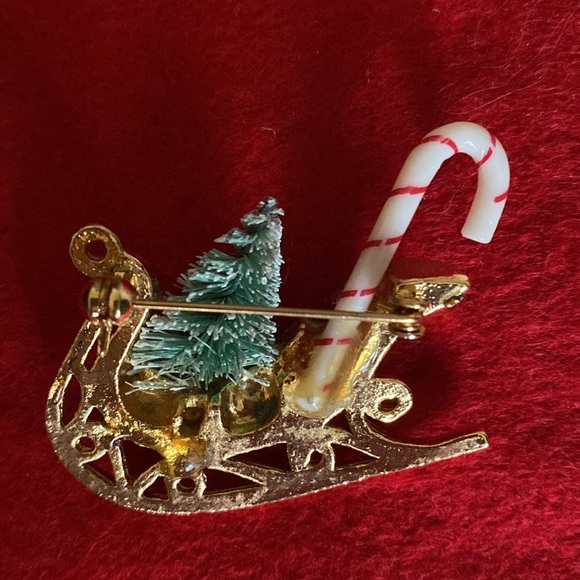 Vintage Sleigh Christmas Brooch Pin - Picture 14 of 16